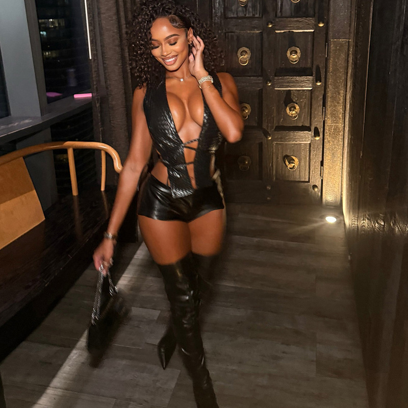 European and American Style 2026 Summer Amazon New Creative Leather Patchwork Halter Neck Backless Tight-Fitting Tie Shorts Set European and American Style 2026 Summer Amazon New Creative Leather Patchwork Halter Neck Backless Tight-Fitting Tie Shorts Set