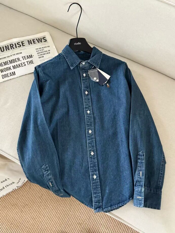 Áo sơ mi denim nữ dài tay cổ bẻ thêu hình ngựa nhỏ, giặt mài phong cách retro, dáng rộng — Áo sơ mi denim nữ giặt mài