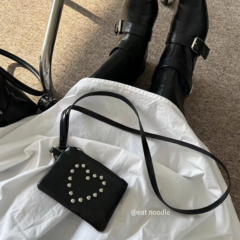 Niche Korean Style Vintage All-match Love Rivet Coin Purse Hanging Neck Bag Instagram Style Small Bag Lipstick Coin Purse Card Bag Niche Korean Style Vintage All-match Love Rivet Coin Purse Hanging Neck Bag Instagram Style Small Bag Lipstick Coin Purse Card Bag