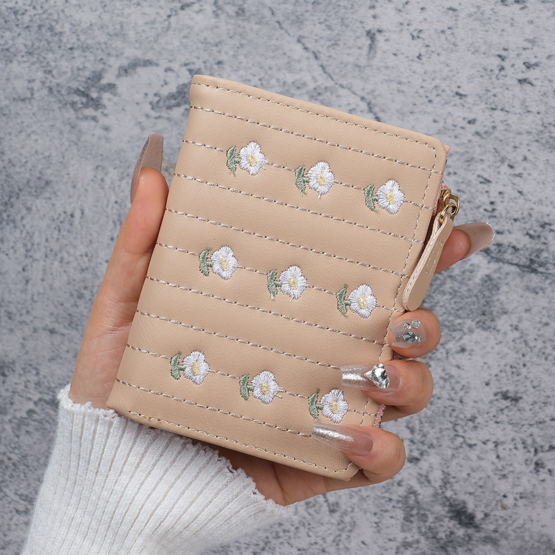 Nueva moda coreana linda billetera de mujer bordada al por mayor simple estilo corto dos veces cambio bolsa de tarjeta wallet