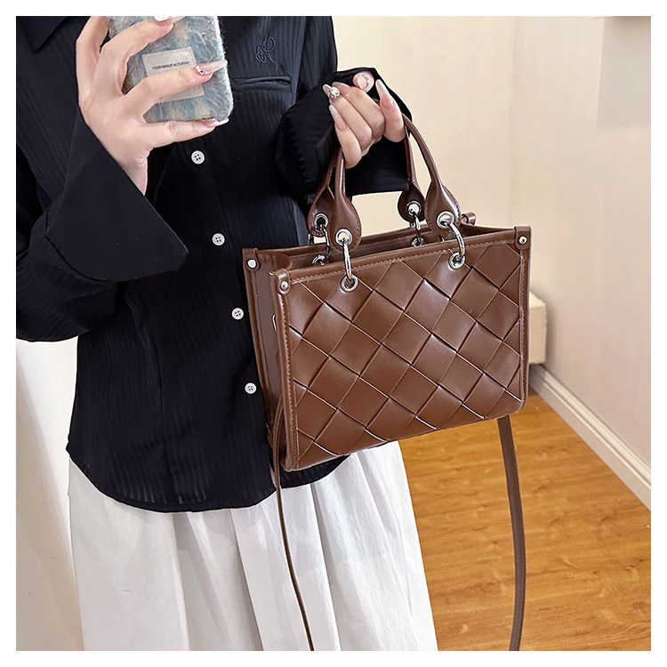 Frau Mittel Pu-leder Einfarbig Strassenmode Reißverschluss Handtasche display picture 1