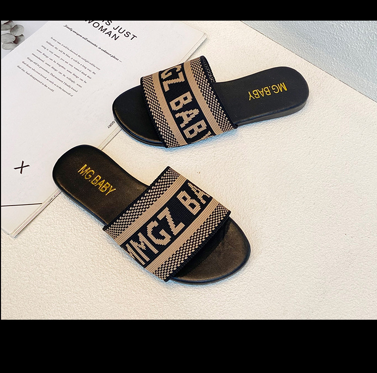 2024 sommer Neue Koreanische kinder Flachen Boden Brief Cool für Kleine Mädchen Weiche Sohle Outwear Mode Casual Hausschuhe_voghion.com