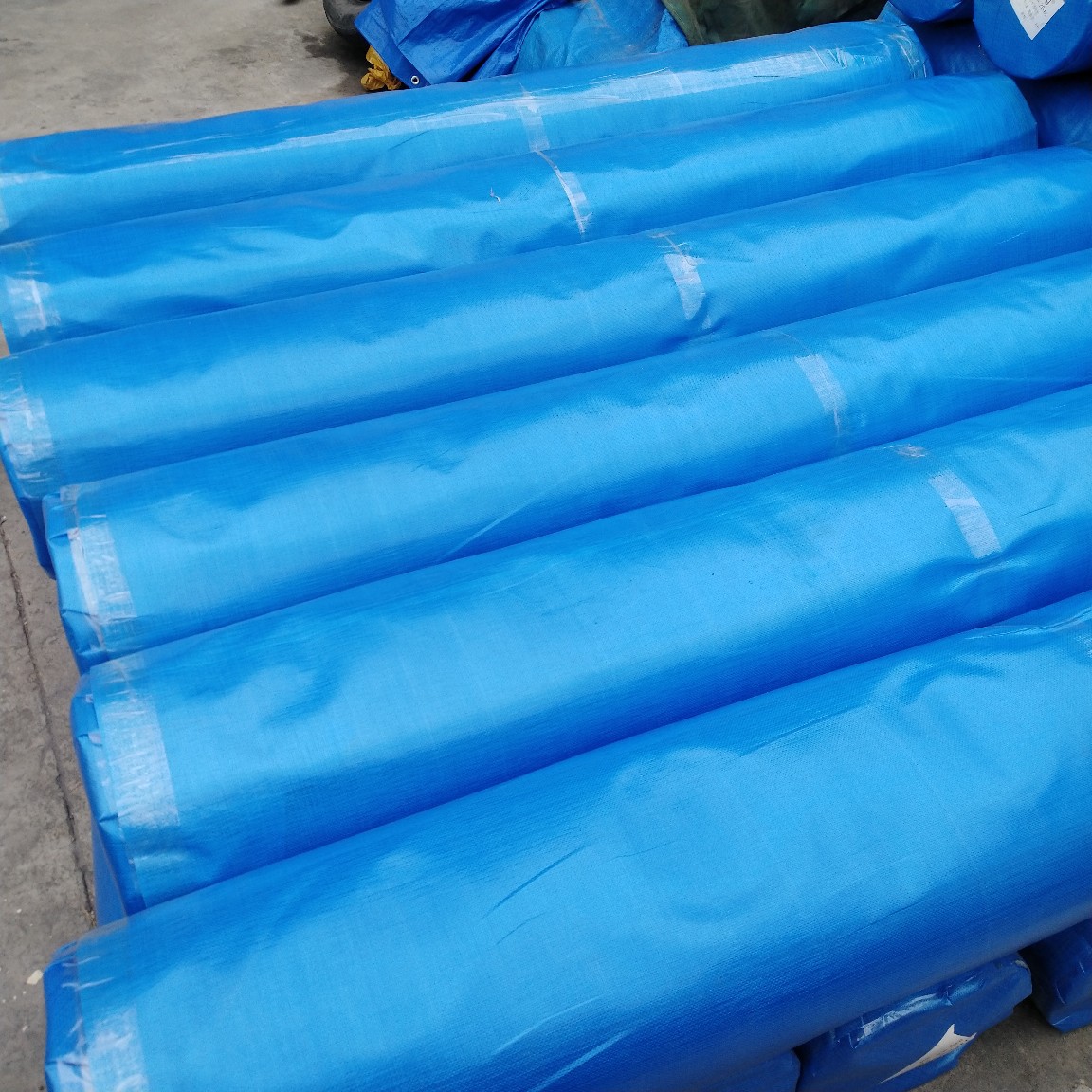 PE防水卷帘布布PE布HDPE篷布能生产450克每个平方米特厚篷布企业