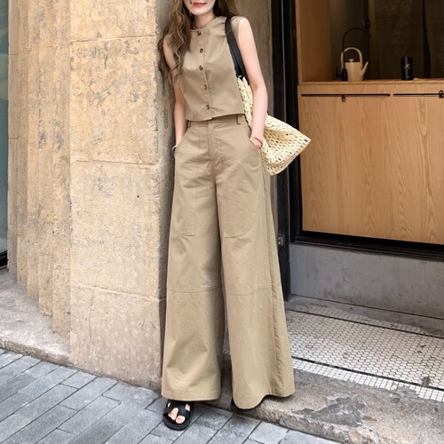 Spring and summer 2026 women's clothing new fashionable all-matching casual and comfortable simple vest top + wide-leg pants set