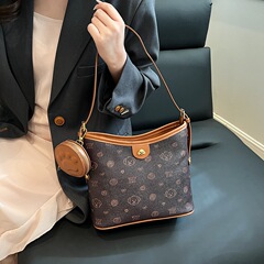 Nanfeng ファッションパン子犬トートバッグクロスボディバッグ女性のための 2025 新しいクロスボーダーバケットバッグ通勤ショルダーバッグ