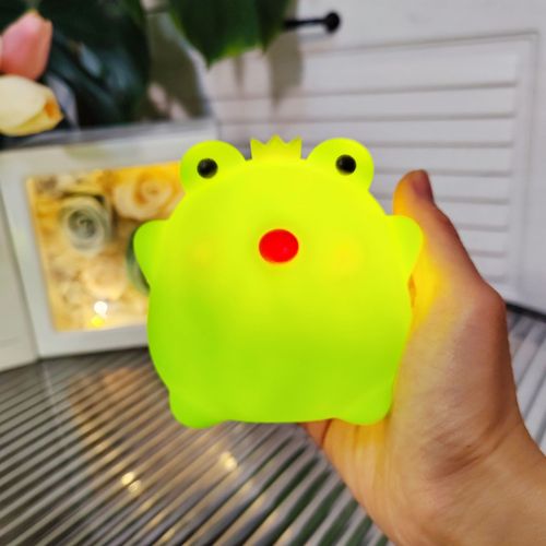 Lantern Festival stall items: glowing night lights, internet-famous gifts, children's headlamps, and tabletop lamps for street vendors