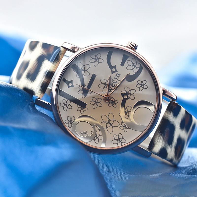 Leopard Print Belt Watch, Fashionable Women's Personalized Large Digital Watch, Gift Watch, Logo Can Be Added, Cross-Mirror Watch