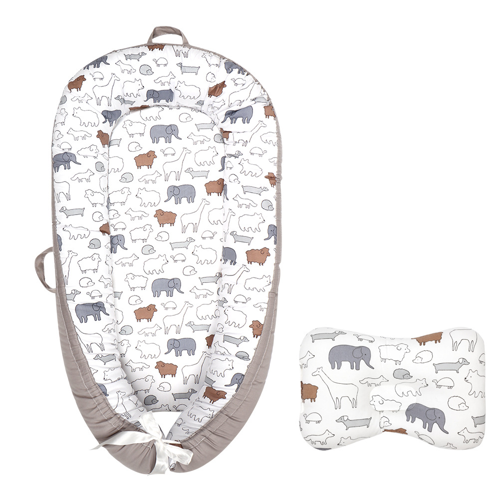 3 종류의 동물 사각 베개 회색 바닥