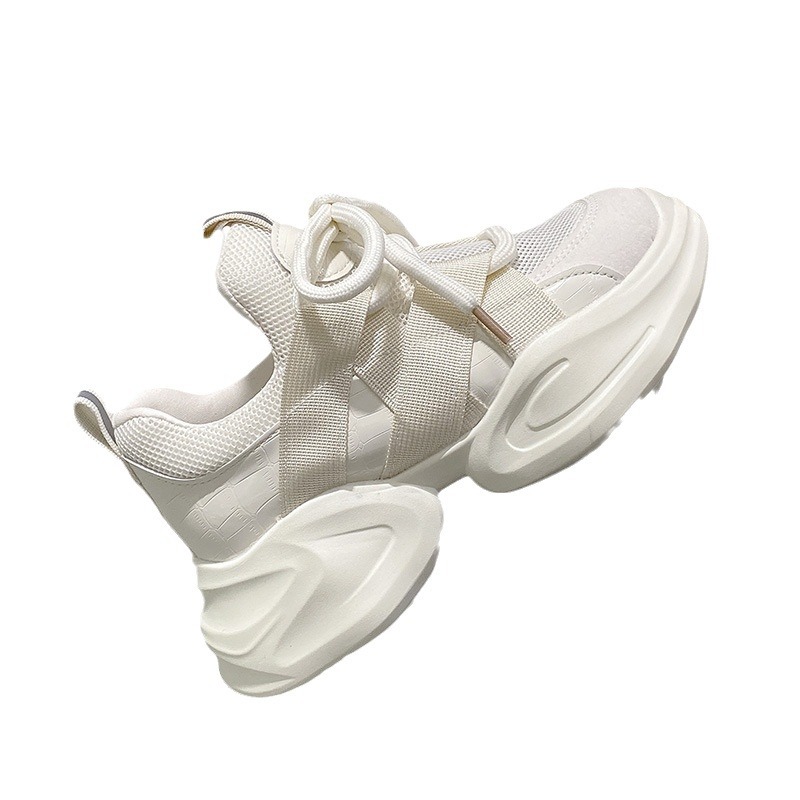 Zapatos para mujeres de primavera y otoño 2024 nuevos zapatos deportivos casuales blancos con suela gruesa muffin