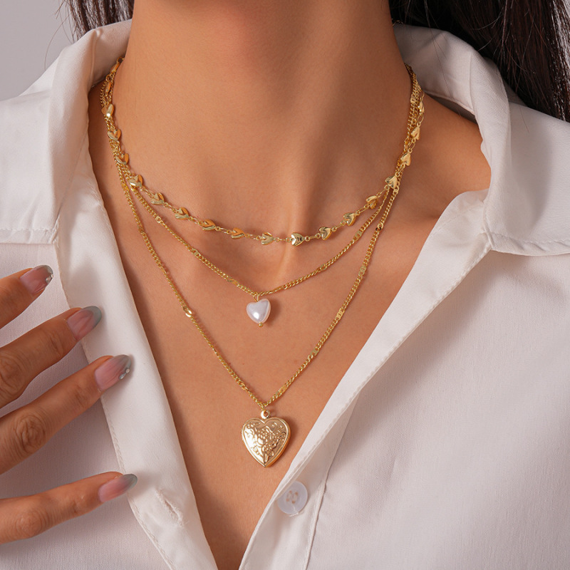 European and American Imitation Pearl Heart Print Three-Layer Stacked Sweater Chain French Retro Niche High-End Elegant Necklace for Women