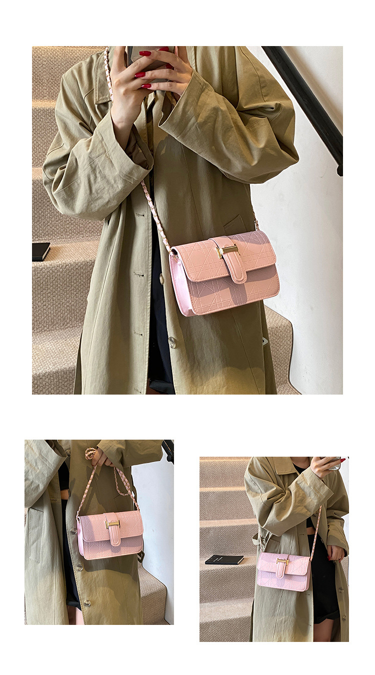 This stylish, high-quality, and trendy hand-held crossbody bag is a new cross-border women's bag for autumn and winter 2024. It features a checkered commuter single-shoulder bag undefined