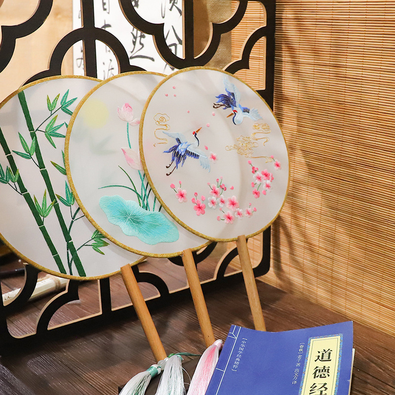 Bordado DIY hecho a mano fan bordado principiante material paquete antiguo cinta poke bordado Suzhou bordado regalo