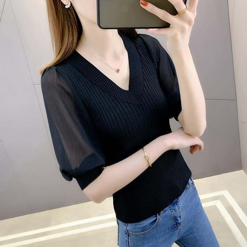 Трикотажные изделия с короткими рукавами, лето 2025, новый стиль, тонкий и стильный топ из ледяного шелка с v-образным вырезом и пышными рукавами