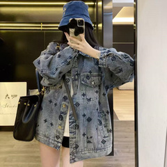 重工の古い花のデニムのコートの女性の春秋の新型のoversizeのゆったりしたデザイン感の小さい大衆のカジュアルなレトロな上着