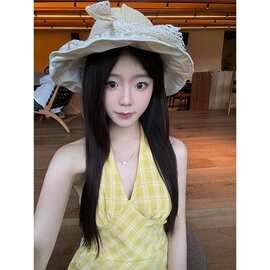 黄色格子V领挂脖吊带连衣裙女夏季多巴胺绝美修身温柔度假风长裙