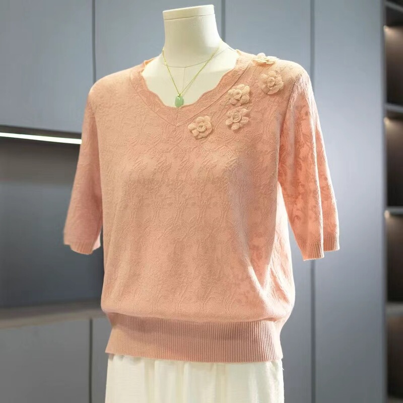 Summer Short-Sleeve T-Shirt for Moms, V-Neck Thin Knit Top for Middle-Aged Women, Loose and Stylish Base Shirt for Mother-In-Law
