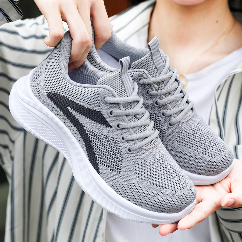 Zapatillas deportivas para mujer, calzado femenino de una pieza para dropshipping, bailarinas versátiles de primavera, zapatillas ligeras para correr, calzado casual de suela blanda.
