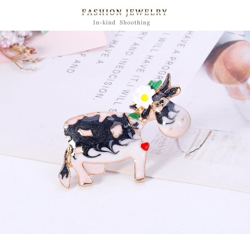Korean Calf Alloy Dripping Oil Creative Brooch Wholesale display picture 2