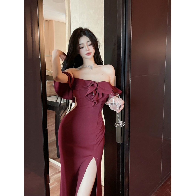 Socialite-Style Sexy V-Neck Off-Shoulder Slim-Fit Bodycon Dress with Ruffle Trim, High-End Evening Gown with Low-Cut Neckline and Slimming Effect