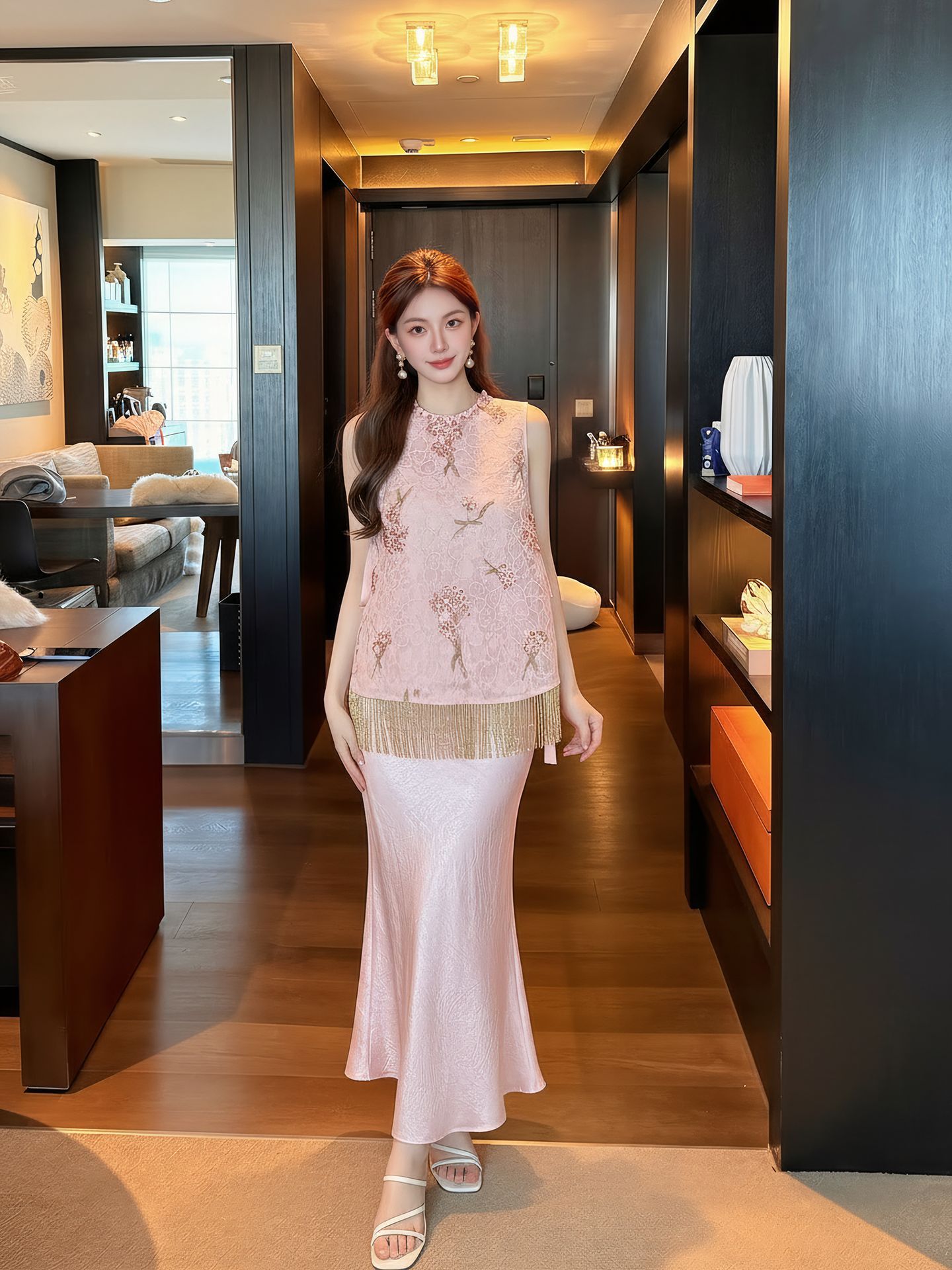 Bộ váy dây kèm áo gi lê thêu hoa cầu tân cổ điển — váy dây màu hồng phấn, Áo gi lê màu hồng