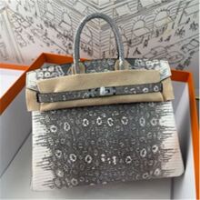 ȫ�ֹ������M������Ƥѩ���y�K���25Ů��������eɽ��Ƥ�y