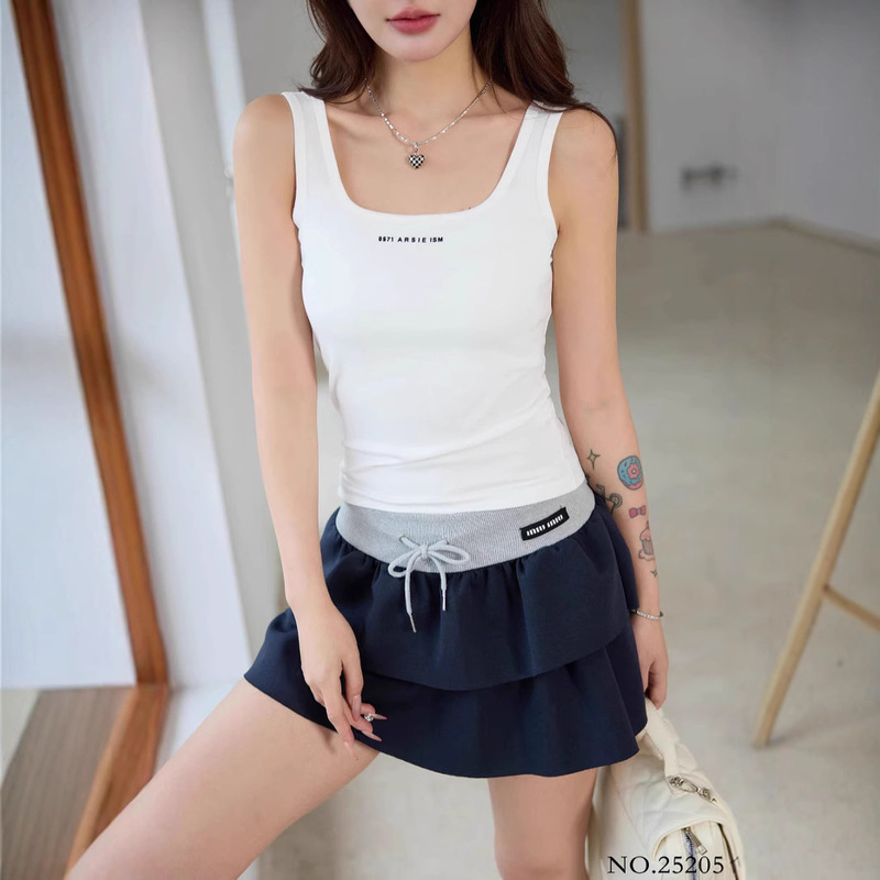 Square collar letter icon vest sling with chest pad wide shoulder strap ladies Joker base small vest factory wholesale