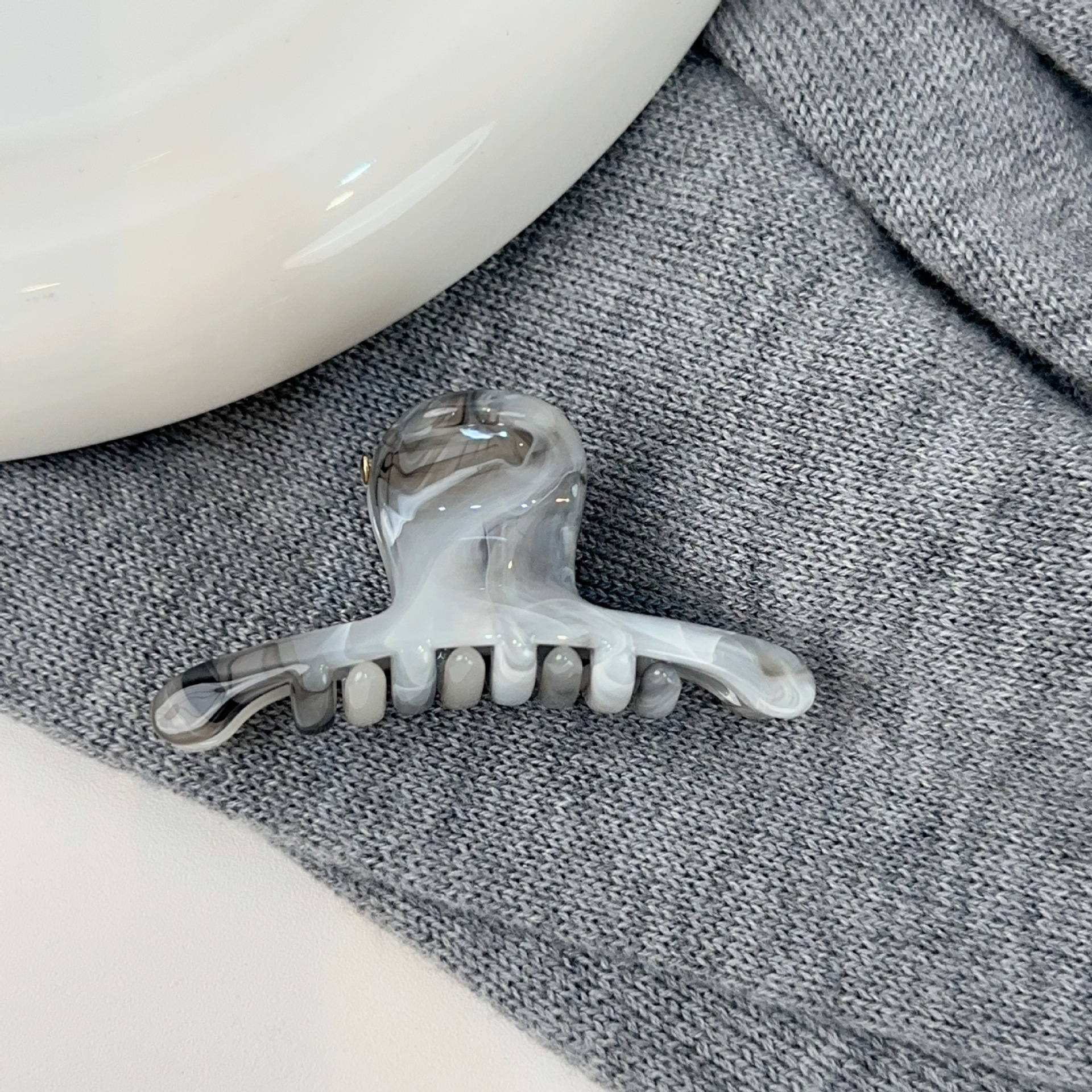 Nuovo fermaglio per capelli cinese nero grigio di piccole dimensioni, semplice, versatile, con frangia laterale, pratico accessorio per capelli_voghion.com