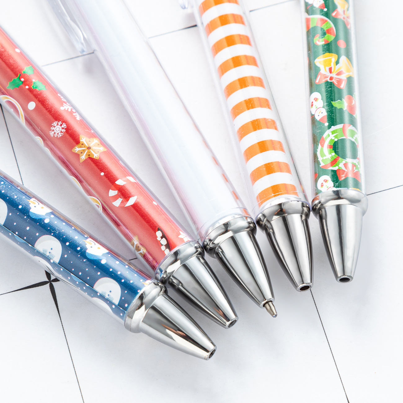 Inner Rod insertar papel rollo de papel plástico bolígrafo DIY hecho a mano dibujos animados pluma blanca convertible impresión película publicidad regalo pluma