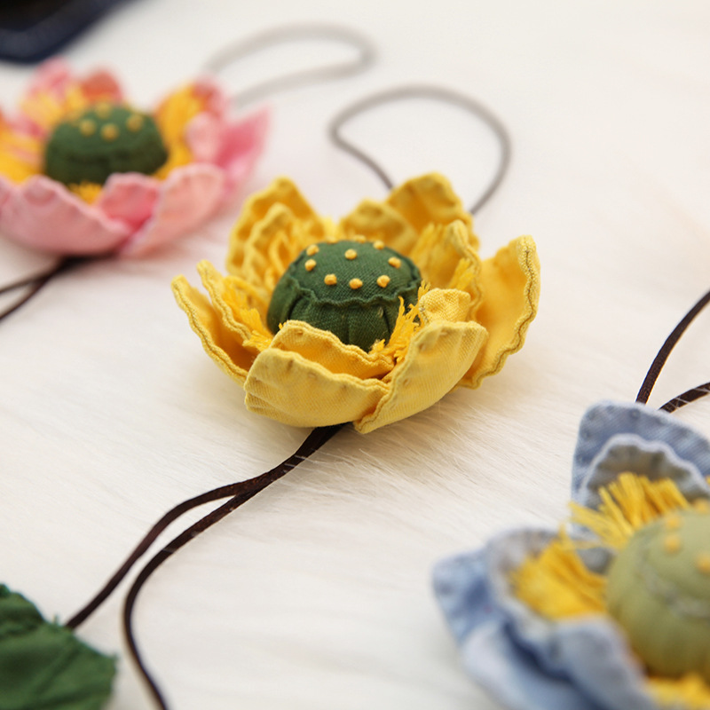 Hecho a mano DIY patchwork colgante Lu Bordado Lotus joyería hanfu accesorios periféricos Flor de tela Decoración