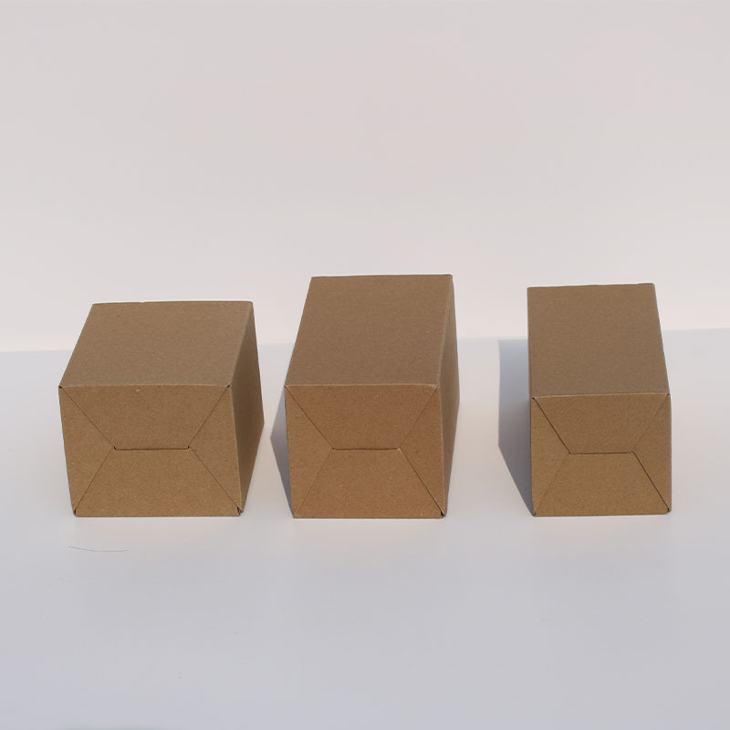 Caja inferior de hebilla de tres capas extra dura con una longitud de menos de 110mm de cartón pequeño al por mayor pequeña joyería embalaje cartón corrugado