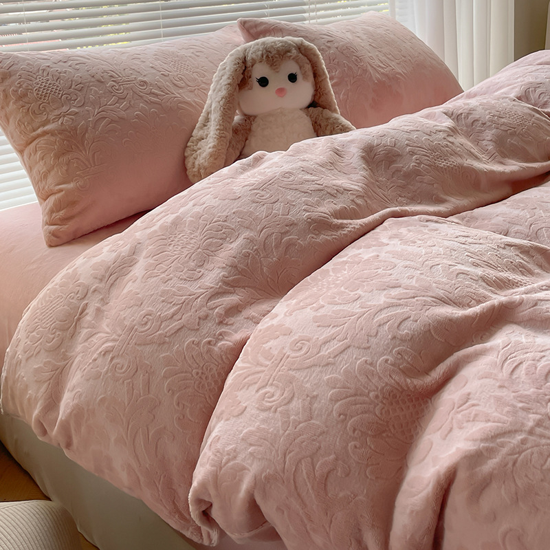 Cuatro piezas de cubierta de edredón tallado invierno más seda de coral de leche sábanas de edredón cama de cama de cama caliente
