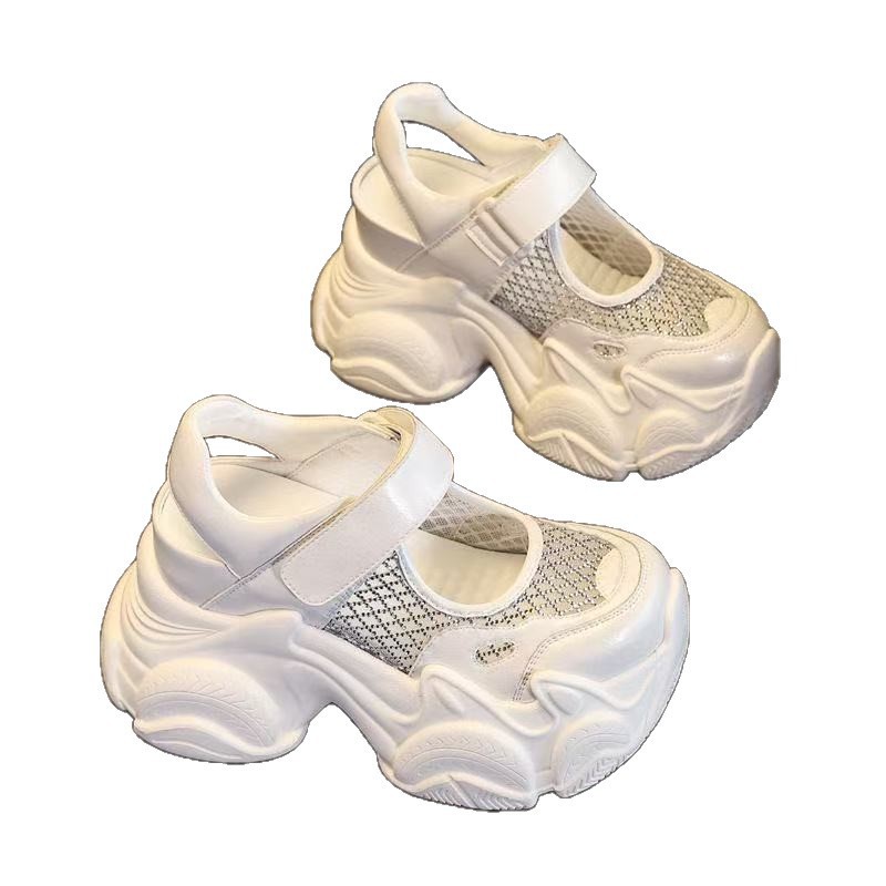 Aumentar la altura interior de las sandalias de papá para mujeres 2026 verano nuevo hueco de malla transpirable ligera con suela suave muffin zapatos de malla gruesa