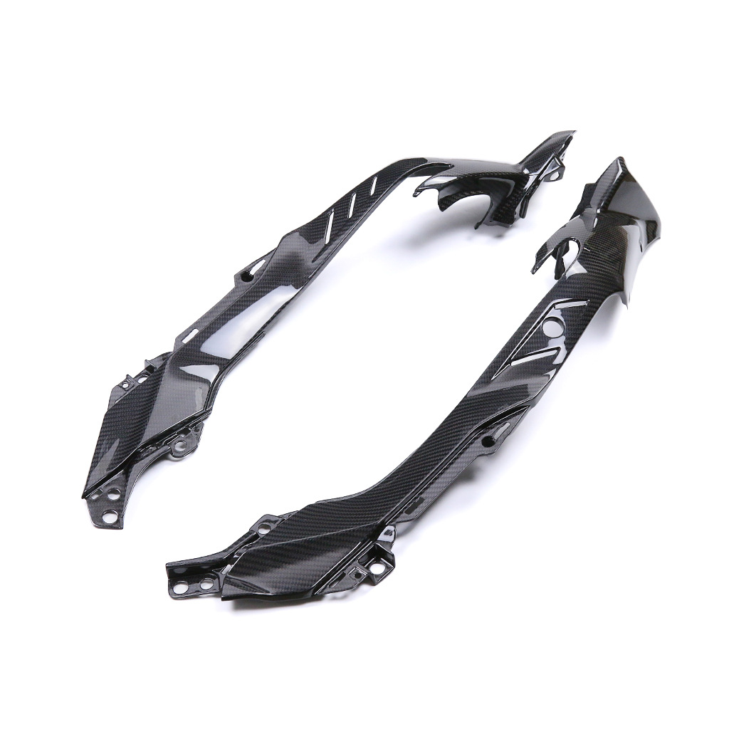 Suitable for CFMOTO spring wind 800NK rhinoceros + motorcycle modified carbon fiber shell parts car body rear seat side plate