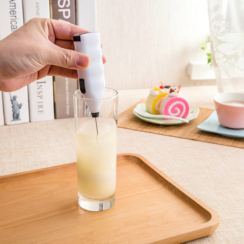 The same electric mixer, fully automatic egg beater, household baking mini cream whipper stirring rod
