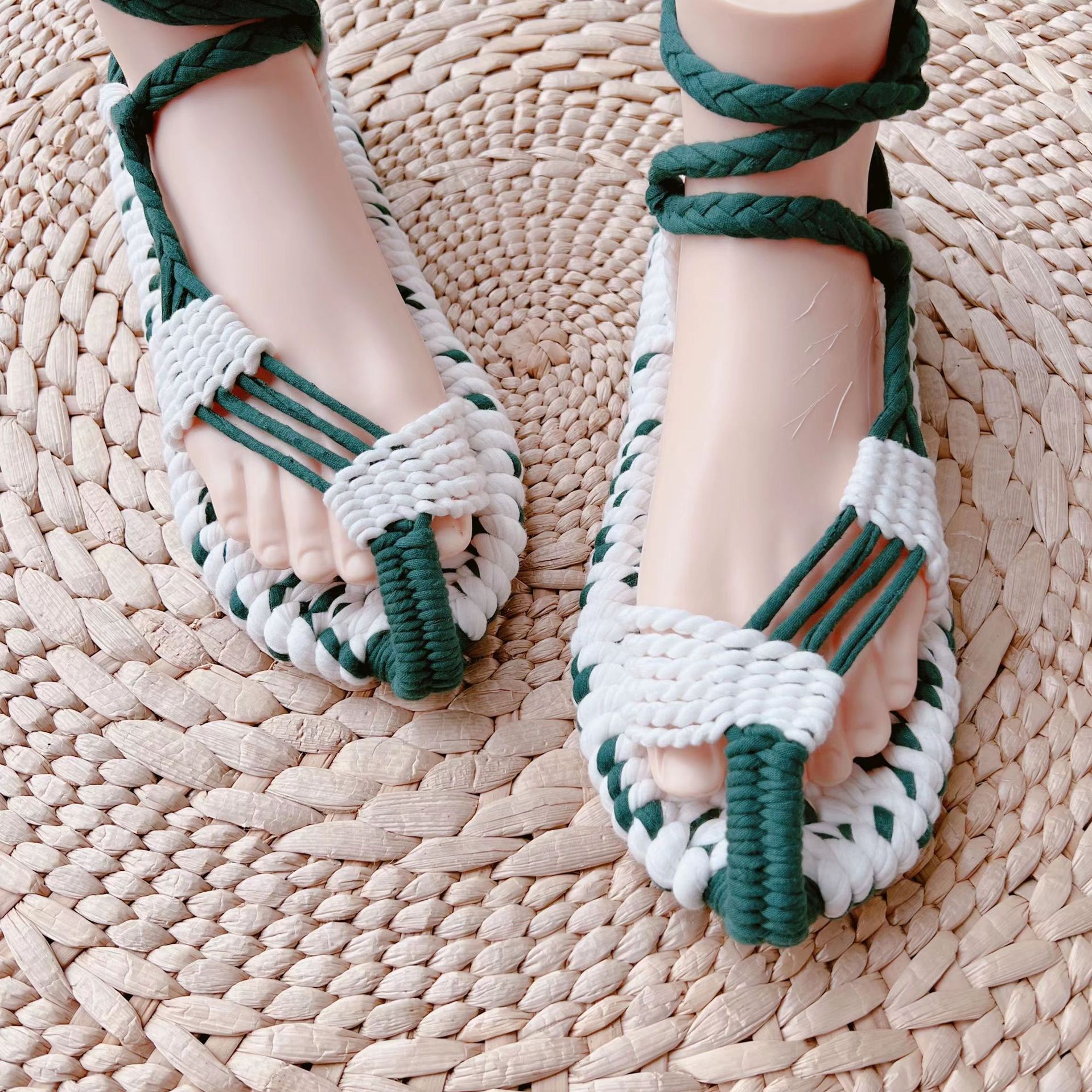 흰색 녹색 잡색