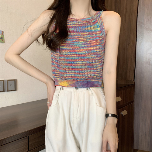 Designer-colored, off-the-beaten-path trendy, rainbow knit tank top for women, summer design, suitable for both layering and wearing alone, short-sleeve, sleeveless outerwear.