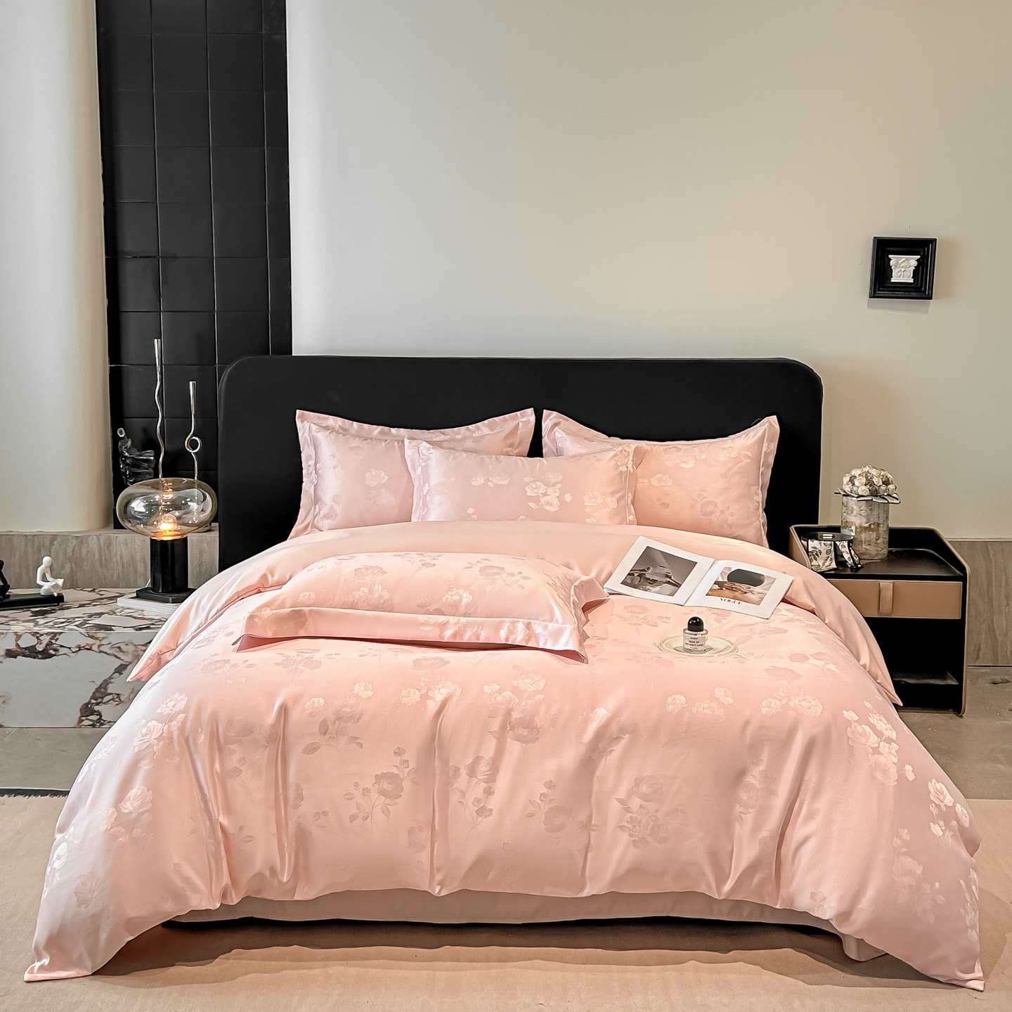 Housse de couette en soie glacée fraîche d'été, nouvel ensemble de luxe haut de gamme en jacquard lavé quatre pièces, housse de couette et drap-housse en Tencel doux comme de la soie glacée pour l'été_voghion.com