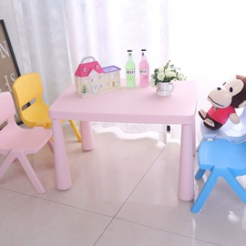 垃圾桶;儿童桌椅;沙滩椅