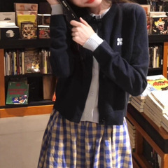 韩系氛围感穿搭藏青色假两件针织开衫女早秋季小个子短款上衣外套