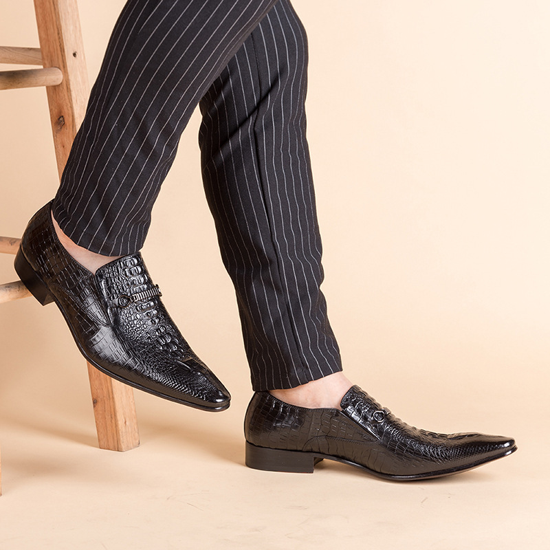 Alligator print men's slip-on shoes Business pointy slip-on shoes_voghion.com