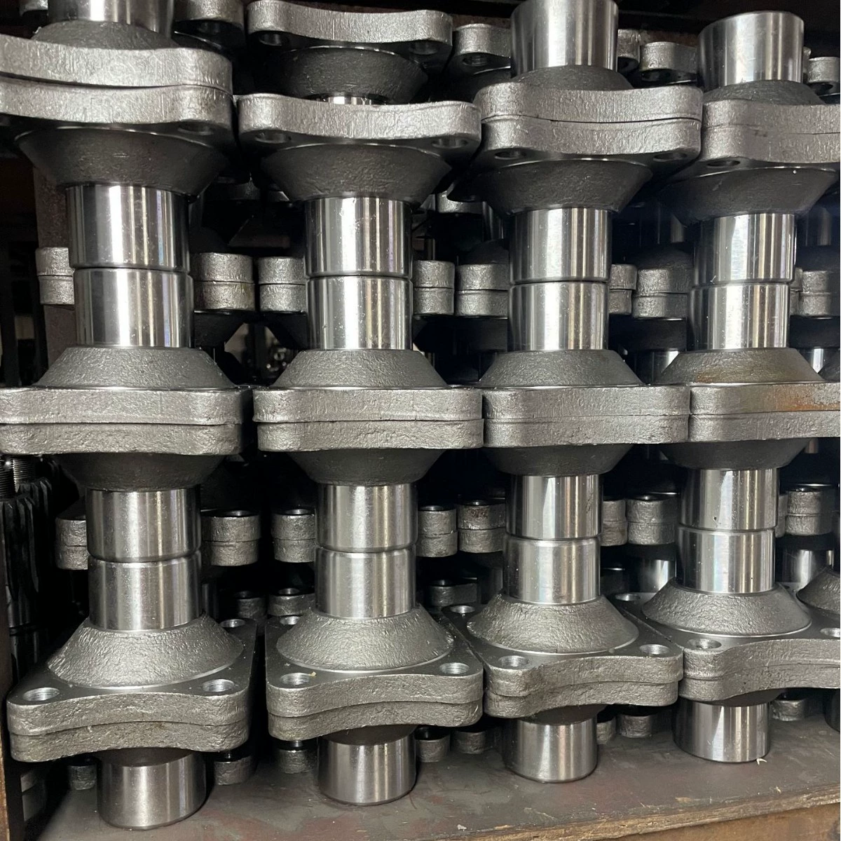 Выпуклый элемент приводного вала Элемент выступа фланца приводного вала EQ153 18 зубьев Грузовик Dongfeng Tianlong Tianjin Truck