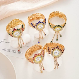 石英表;电子表;发夹