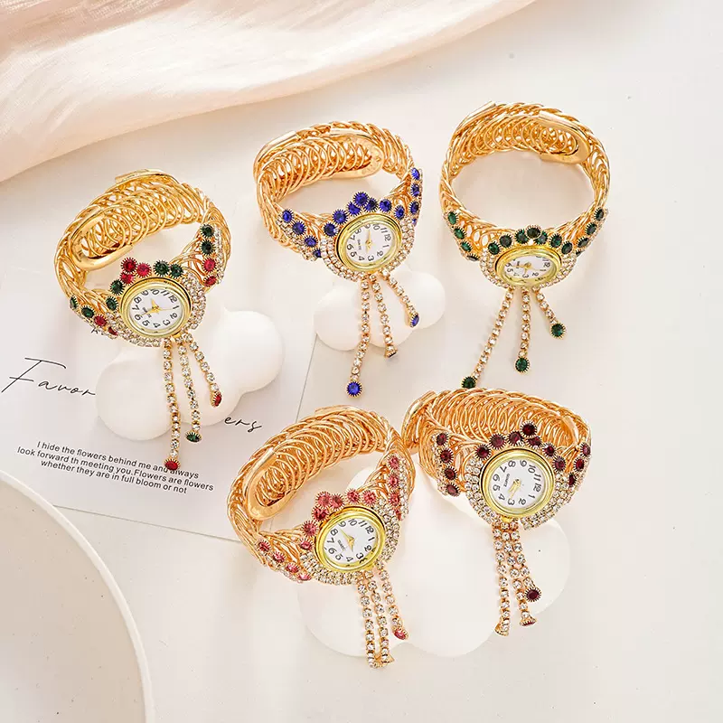 厂家定制欧美新款时尚女士满钻时装腕表创意流苏石英手表女款