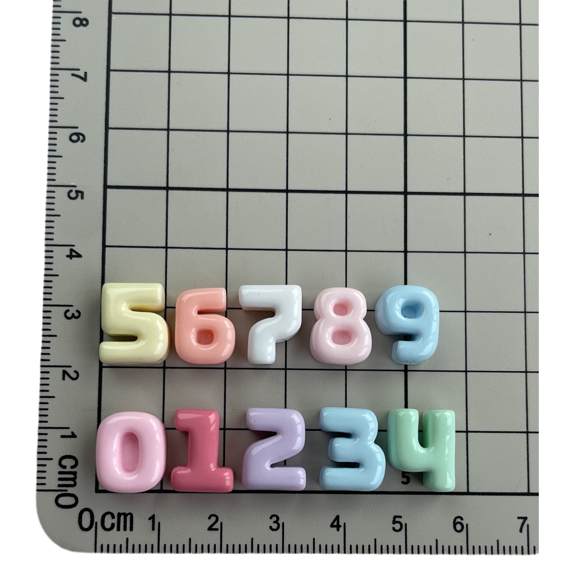 Tamaño pequeño brillante accesorios de resina digital 123 decoración digital mini crema pegamento caja del teléfono letras versátiles