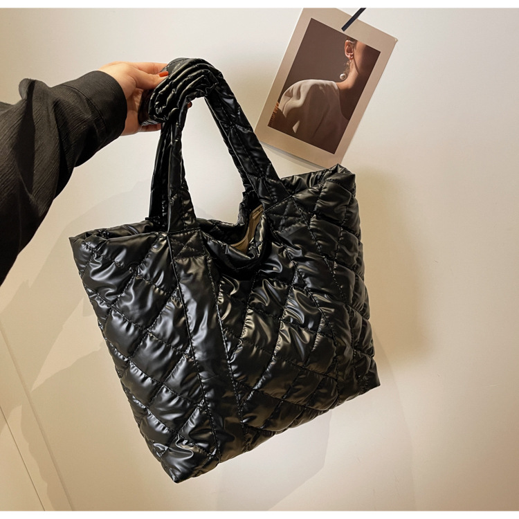 Nuova borsa da donna di grande capacità, alla moda e semplice, monospalla, borsa da ascella, borsa da viaggio versatile a forma di diamante, borsa tote a mano_voghion.com