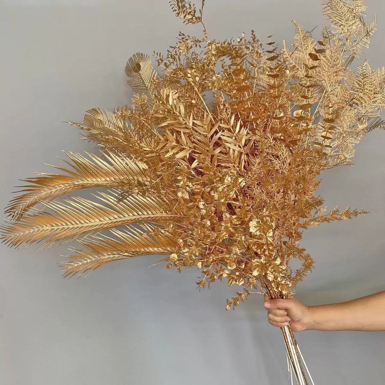 蝴蝶兰金色年宵花福桶装饰花 尤加利芦苇玫瑰仿真金色年宵花花材
