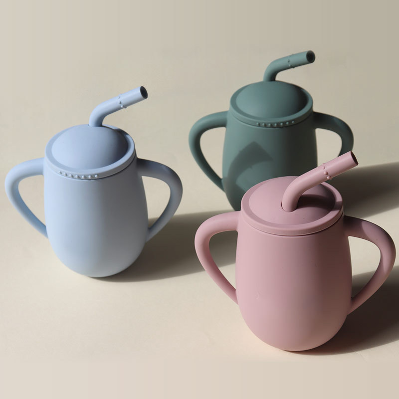 Amazon Kids Drinking Cup Water Absorbable Dual Ear Handle Anti-Deslizante Anti-Fugas Diseño Silicone Straw Drinking Cup