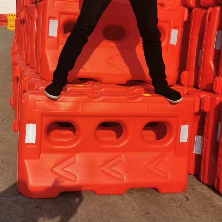 吹塑注水三孔水马市政隔离墩施工围栏移动围挡交通设施厂家批发