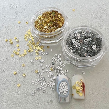 New Japanese-Style Minimalist Ins Versatile Hollow Gold and Silver Circle Reflective Sequins 2mm Nail Art Material Glitter Wholesale