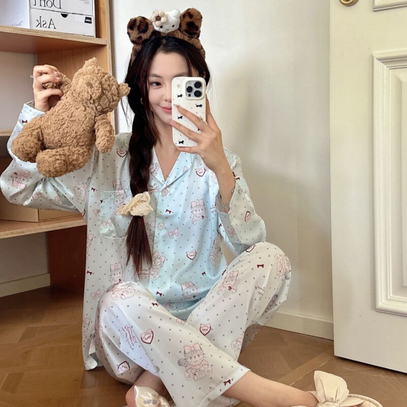 Korean-Style Ins Cartoon Ice Silk Pajamas for Women, Spring and Autumn Cool Home Wear Set, Young Girl Cardigan, Long-Sleeve, Thin Korean-Style Ins Cartoon Ice Silk Pajamas for Women, Spring and Autumn Cool Home Wear Set, Young Girl Cardigan, Long-Sleeve, Thin